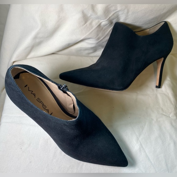 Via Spiga black suede ankle boots- Size 7 - Picture 3 of 7